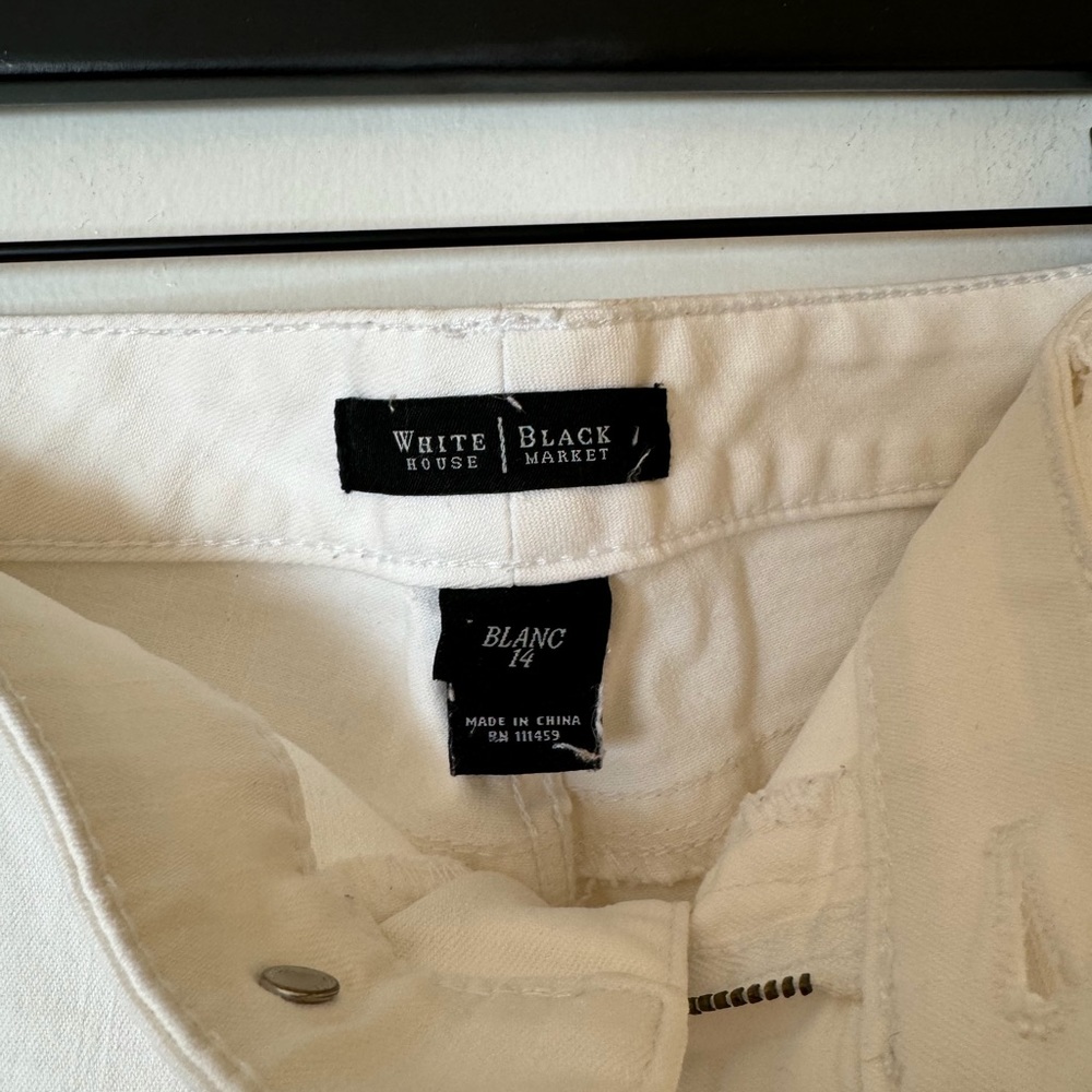 WHITE HOUSE BLACK MARKET capris - size 14 - EUC - Picture 3 of 4